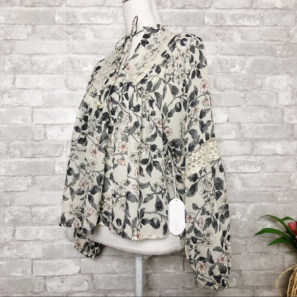 BISHOP + YOUNG Ivory Floral Boho Blouse with Lace Embroidered Detail Small - Picture 3 of 16